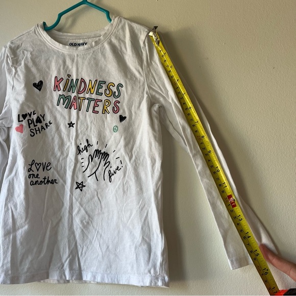 🌼 5/$25 Old Navy Girls Long Sleeve Graphic Tee Shirt Kindness Matters Size 6T - Picture 6 of 6